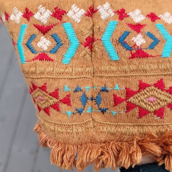 Emmer & Oat Southwestern Boho Faux Suede Poncho size M/L - Picture 9 of 13